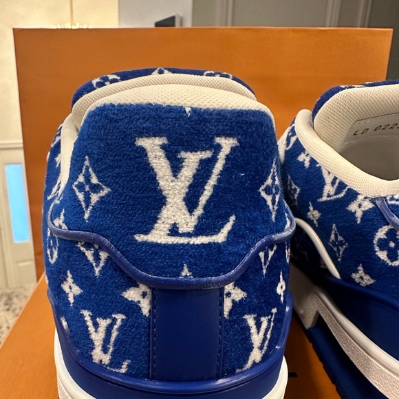 LOUIS VUITTON TRAINERS DESIGNED BY
(Virgil Abloh) - Picture 8 of 13